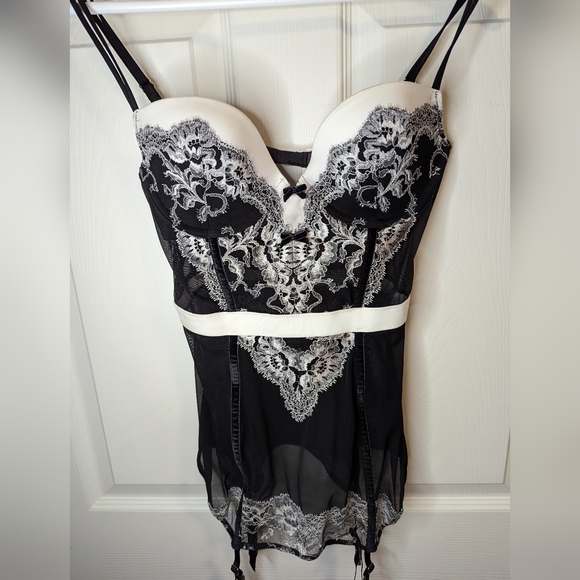 Victoria's Secret black ivory satin and lace lingerie NWT size 34C - Picture 8 of 15